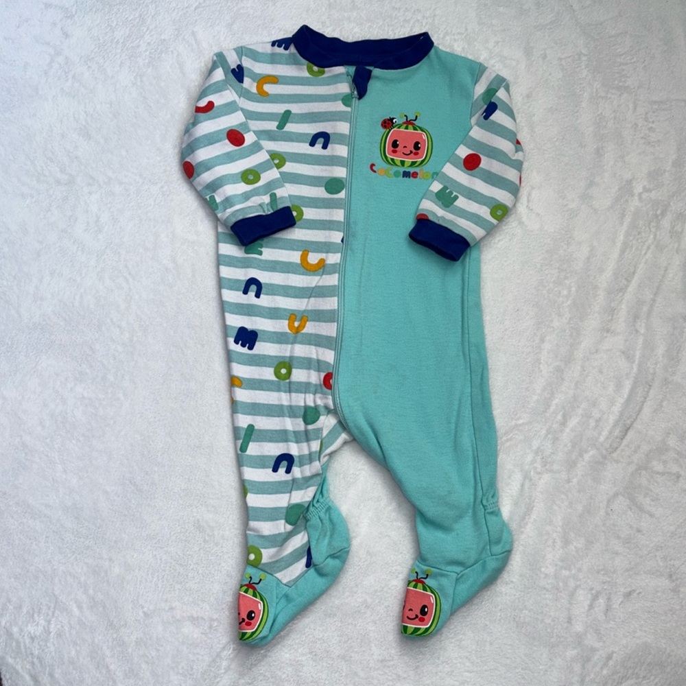 cocomelon 0-3 months zipper zip up footie/ sleeper